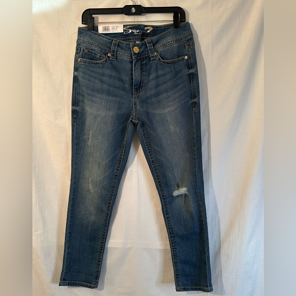 Cropped distressed denim jeans size 8